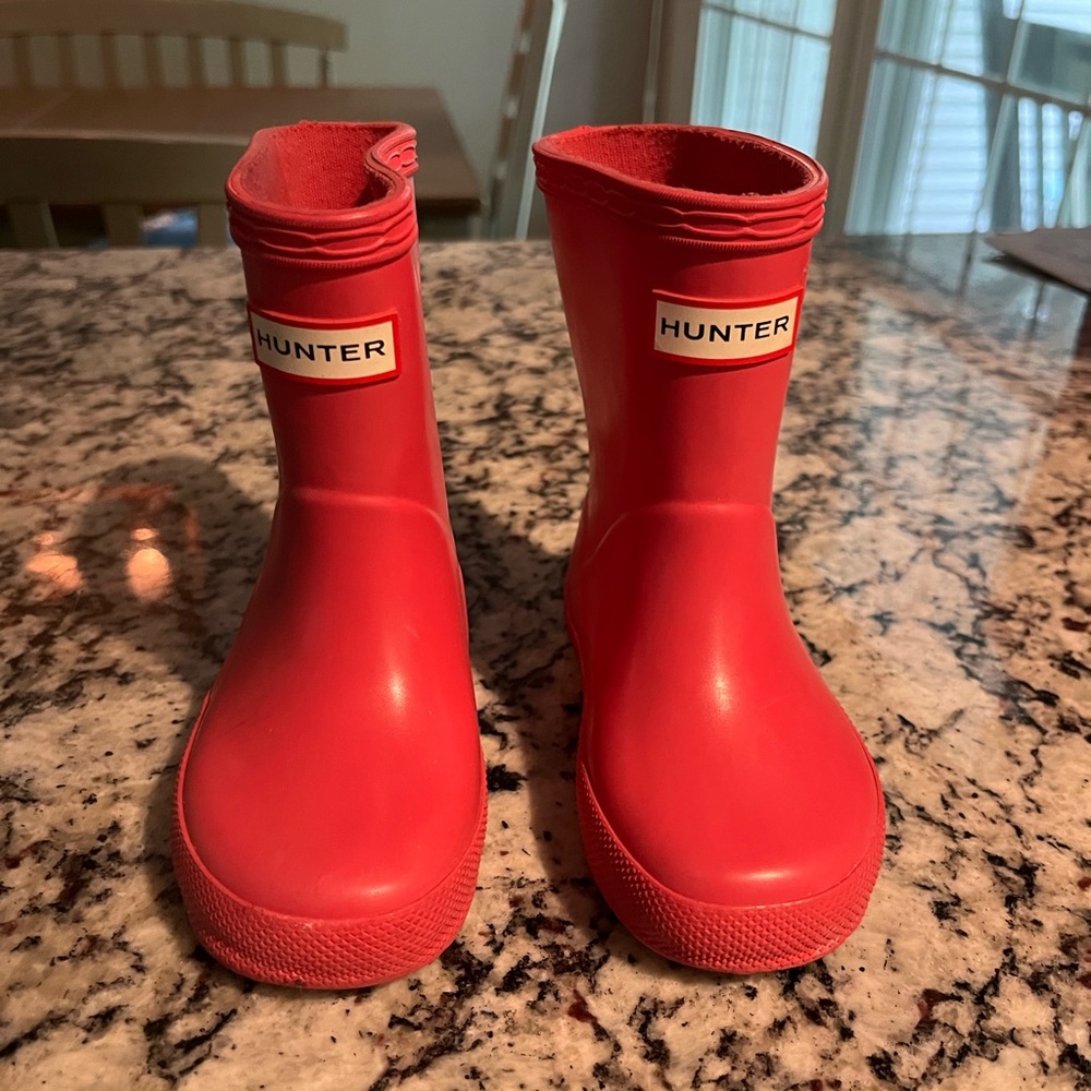 Size 6t hunter boots